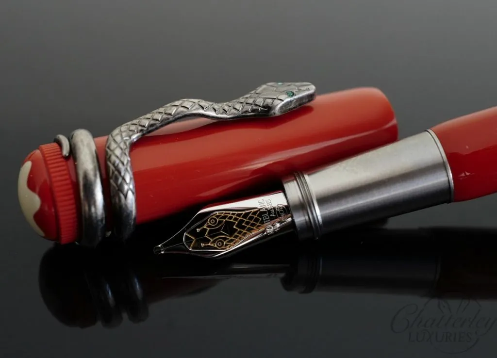 Rouge et Noir Coral