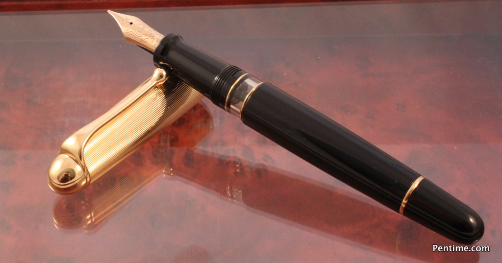 Baoer No 801 Aurora Borealis Fine Fountain Pen with Gold Plated Trim 