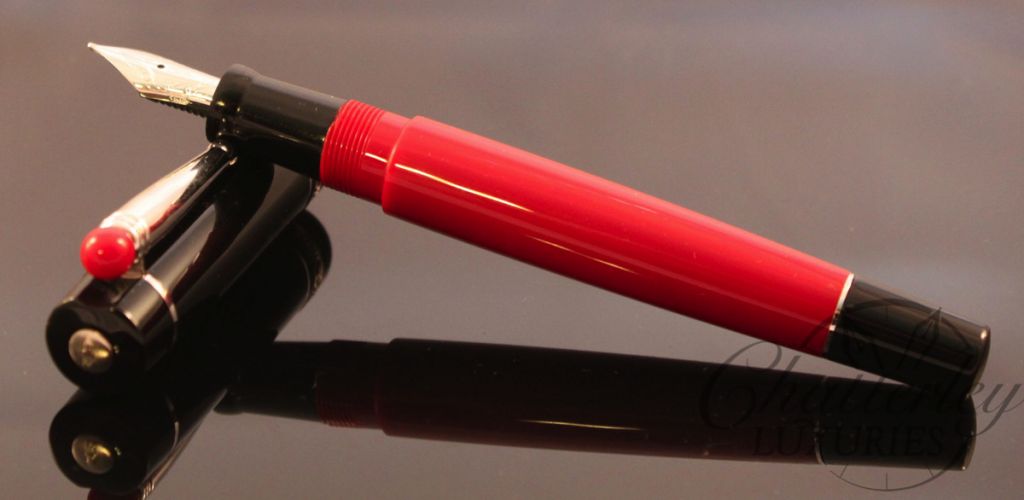 Delta Lucky Red and Black Fountain Pen (2)