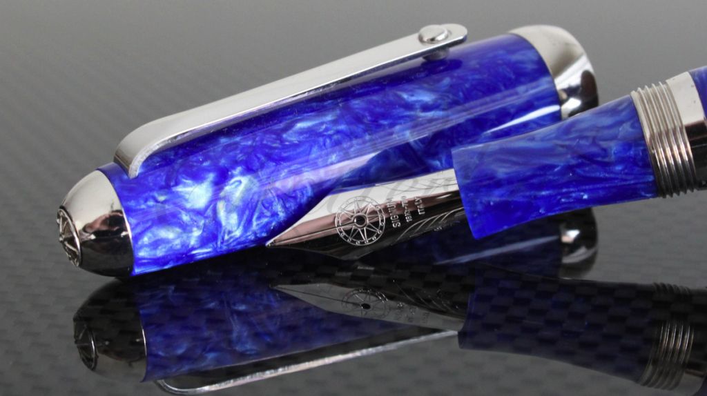 Signum Orione Flecked Blue Resin Fountain Pen 18Kt Gold Nib Piston ...