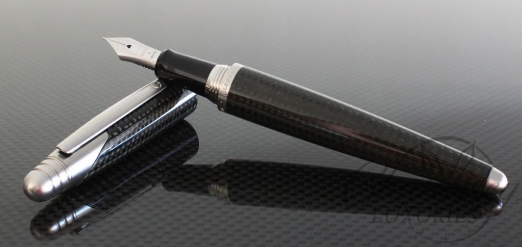 Alfred Dunhill AD2000 Fountain Pen Carbon Fiber