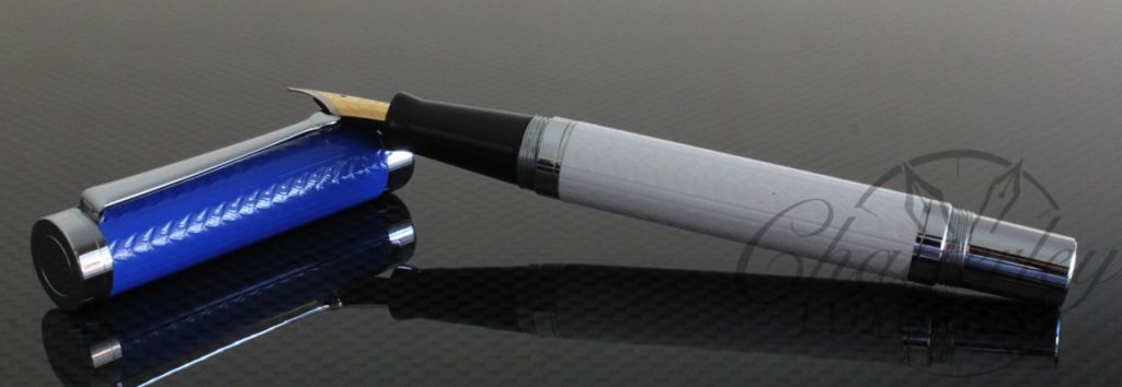 Danitrio Metal White and Blue Fountain Pen