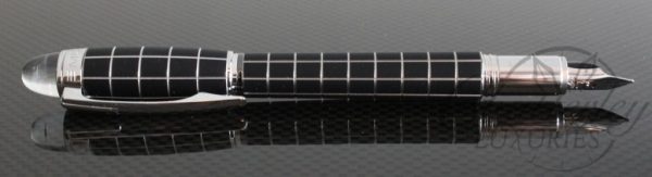 Montblanc Rubber Starwalker Grid Fountain Pen