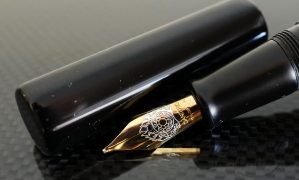 Danitrio Urushi Kuro-Keshi (Black) on a Hakkaku (Octogon) Short Fountain Pen