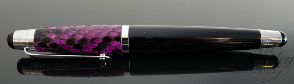 Signum Nova Purple Python Fountain Pen 18KT Gold Nib