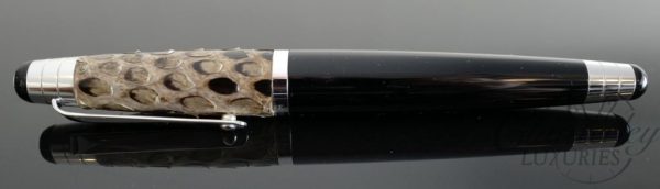 Signum Nova Natural Python Fountain Pen 18KT Gold Nib