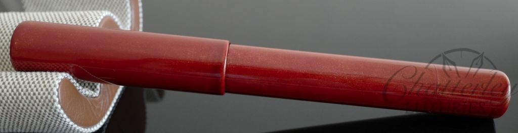 Danitrio Byakudan-nuri Red on Genkai Fountain Pen
