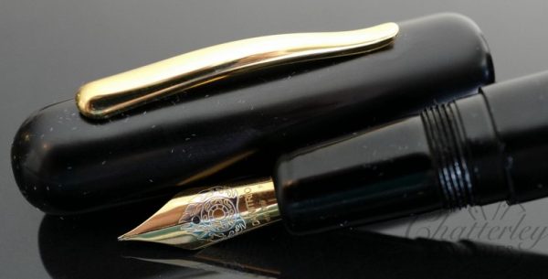 Danitrio Urushi Kuro-Keshi (Black) on a Takumi Fountain Pen Gold Clip