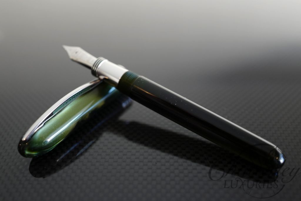 Visconti Saturno Collection Van Gogh Old Style Limited Edition Green Lapetus Fountain Pen