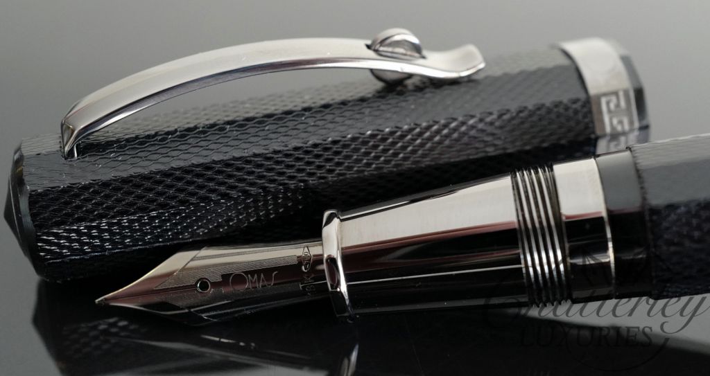 Omas Arte Italiana Precious Facets Paragon Fountain Pen - Black w  Sterling Cap, Piston Fill, 18k Medium (New Old Stock Boxed, Never Inked,  Works Well) - Peyton Street Pens