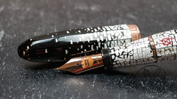Chateau Monarch UR02 Raden Snowstorm Fountain Pen