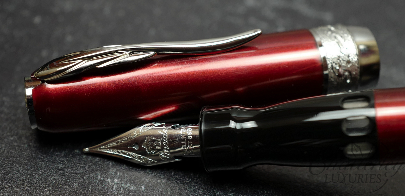 Zig Opaque Pen - metal-jacketed fibre tip nib - red - Schleiper