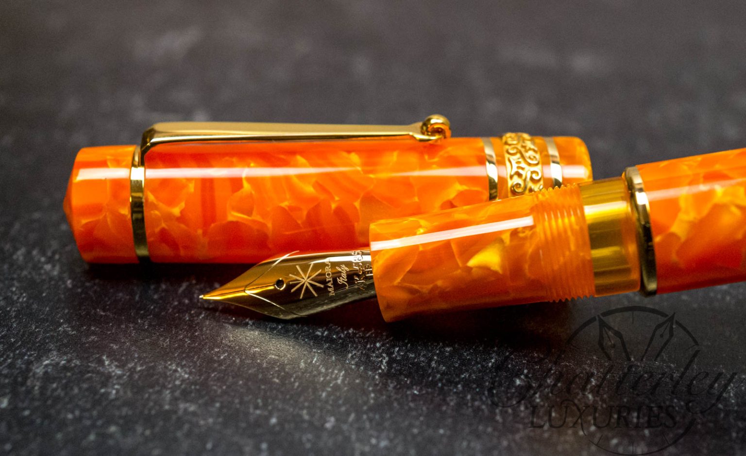 Maiora Mytho Oro Piston Filled Fountain Pen