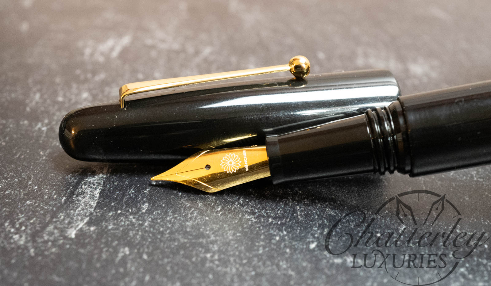 Chateau Monarch UR01 Tame-nuri and Gold Leaf Fountain Pen - Chatterley