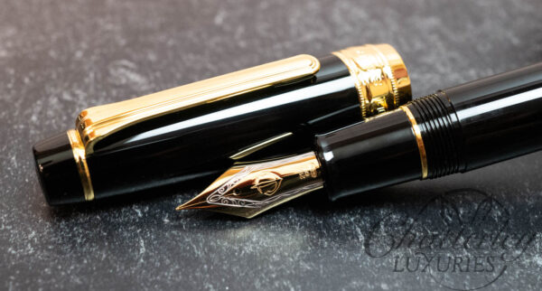 Sailor King Of Pen Professional Gear Gold Trim Fountain Pen