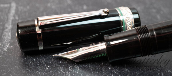 Delta Dolce Vita Oversized Magnifica Fountain Pen - Green - Image 2