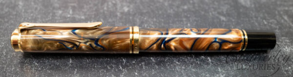 Pelikan M800 Grand Place Fountain Pen - Image 2