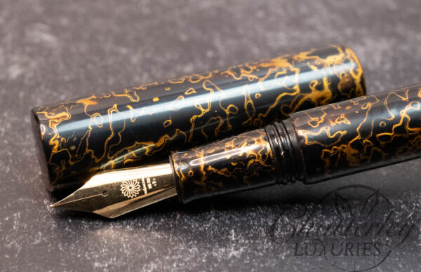 Wancher Sekai Saihi Urushi Kuro-age Fountain Pen