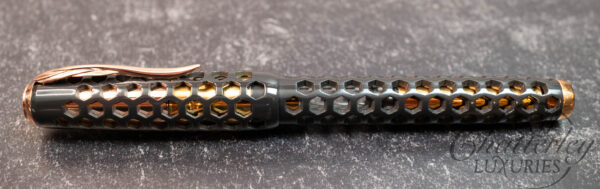 Pineider La Grande Bellezza Limited Edition Black Prince Quill Honeycomb Fountain Pen - Image 2