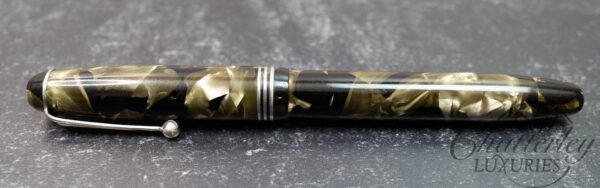 Parker Vintage Green and Black Marbled Fountain Pen - Image 2