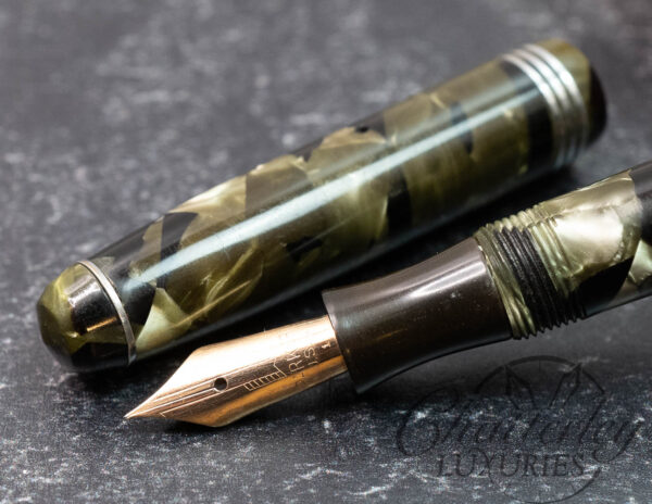 Parker Vintage Green and Black Marbled Fountain Pen