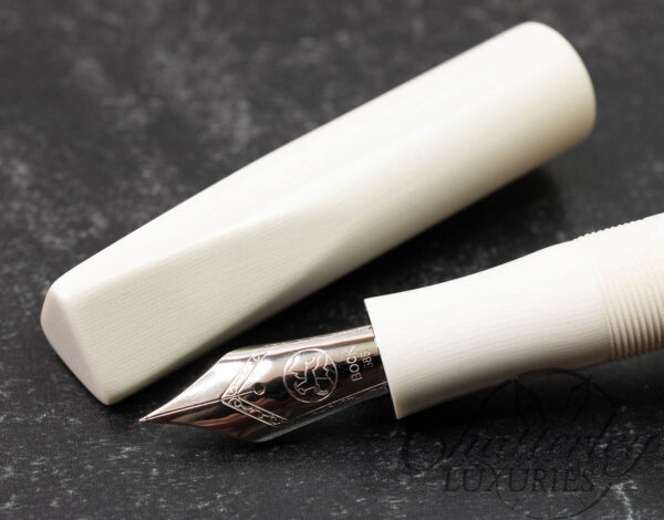 Newton Chatterley G10 Prospector White Fountain Pen