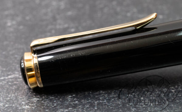 Pelikan Souverän M800 Blue Stripe Fountain Pen - Image 3