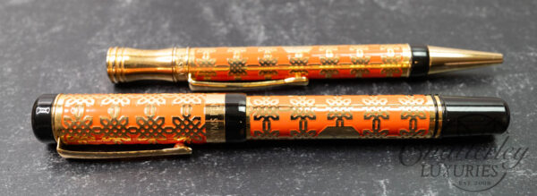 Vatican Museum "Causarum cognitio" Orange Fountain Pen and Ballpoint Set - Image 2