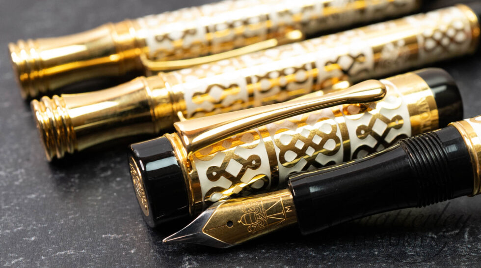 Vatican Museum White Fountain Pen, Ballpoint and Mechanical Pencil Set