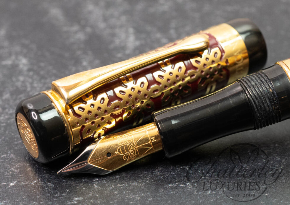 Vatican Museum "Ius suum unicuique tribute" Maroon Fountain Pen