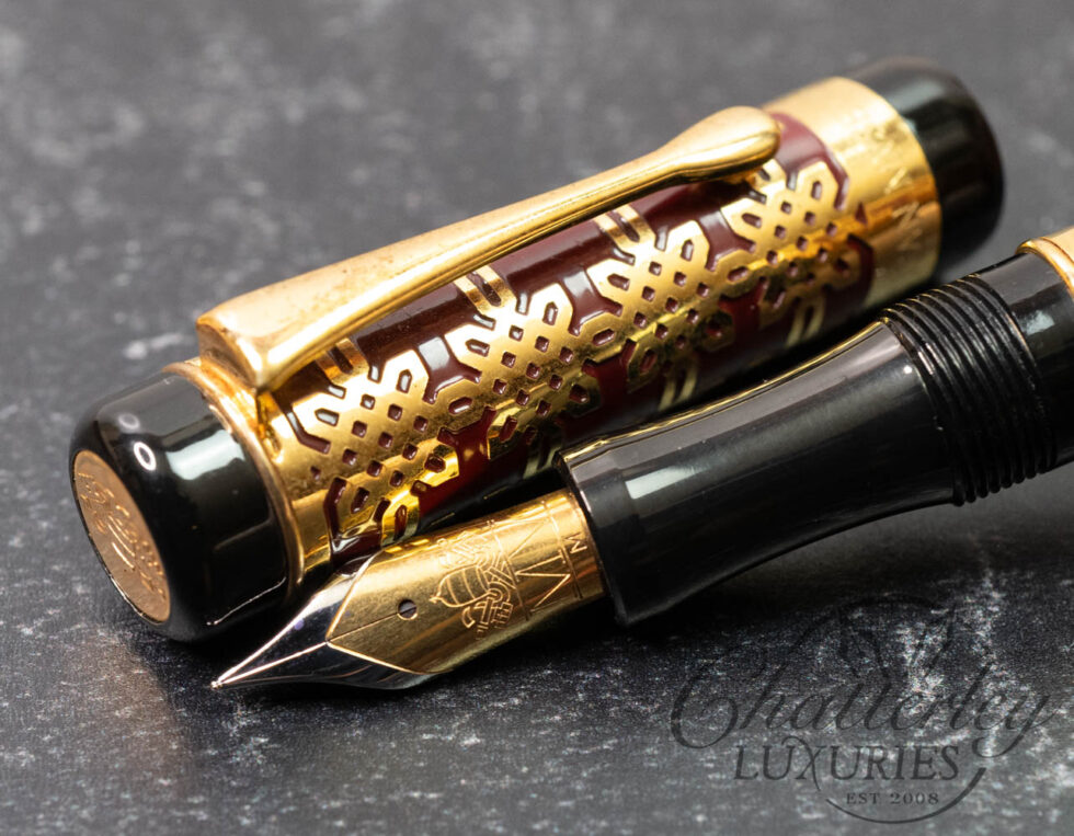 Vatican Museum "Ius suum unicuique tribute" Maroon Fountain Pen
