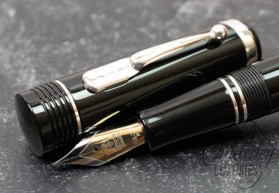 Conway Stewart Churchill Classic Black Fountain Pen