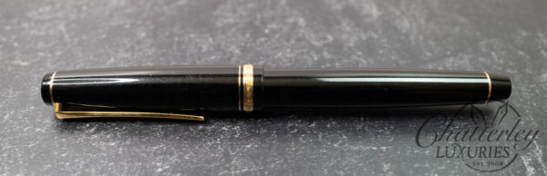 Pilot Falcon Black & Gold Fountain Pen - Image 2