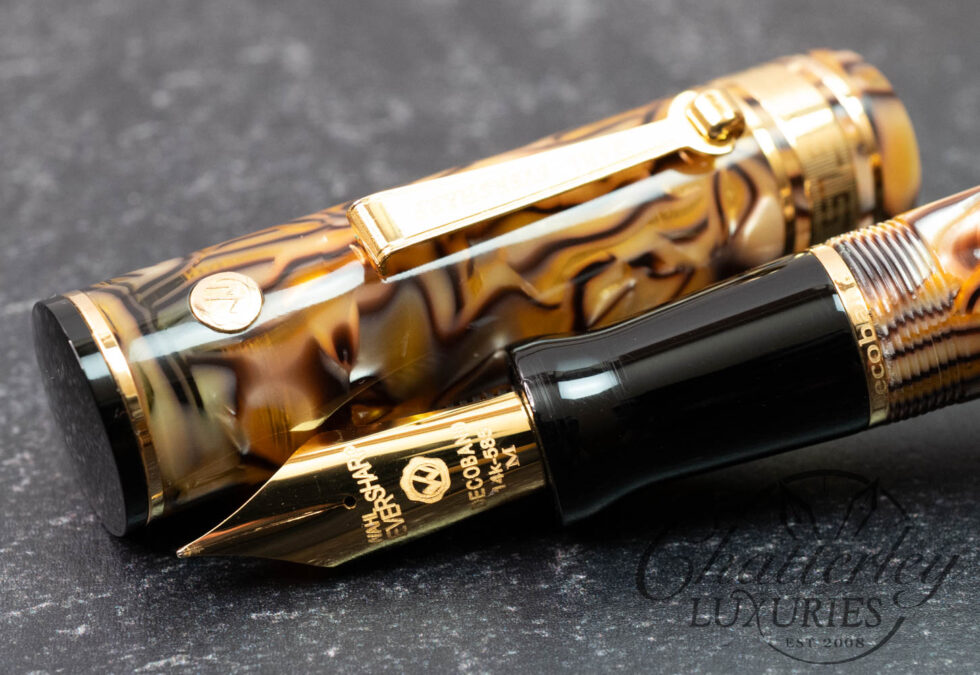 Wahl-Eversharp Oversized Decoband Cracked Ice Fountain Pen