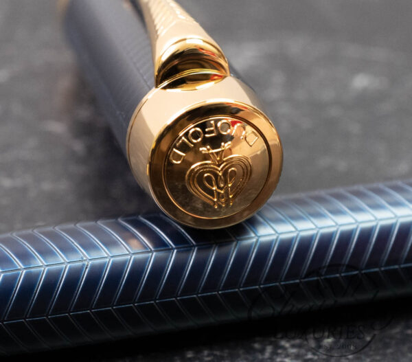 Parker Duofold Prestige Centennial Blue Chevron Fountain Pen - Image 3