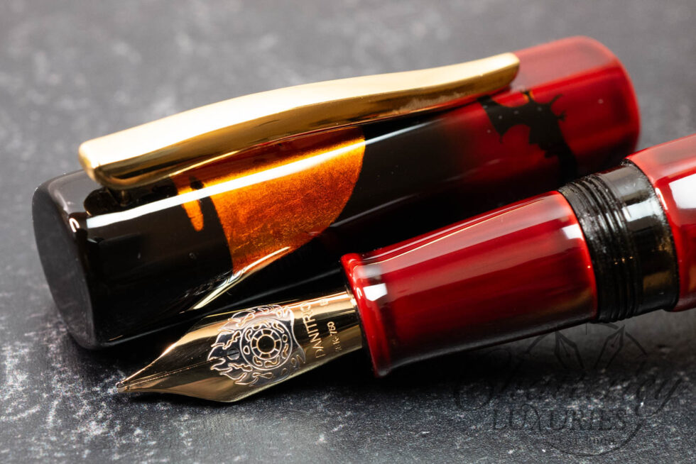 Danitrio Maki-e Flying Bats on Sho-Hakkaku (Octagon) With Gold Clip Fountain Pen