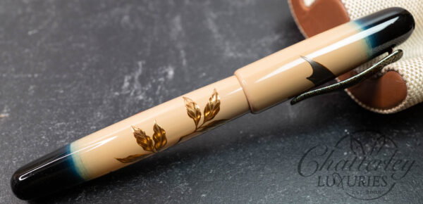 Danitrio Maki-e Bat with Peaches on Densho with Painted Clip Fountain Pen - Image 5