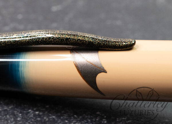 Danitrio Maki-e Bat with Peaches on Densho with Painted Clip Fountain Pen - Image 8