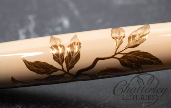 Danitrio Maki-e Bat with Peaches on Densho with Painted Clip Fountain Pen - Image 10