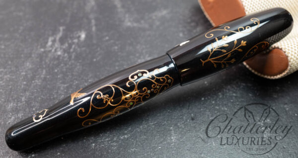 Danitrio Maki-e Arabesque on Hyotan Fountain Pen - Image 4