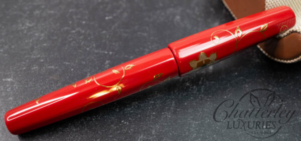 Danitrio Maki-e Ancient Flower Pattern Roiro-migaki on Hakkaku (Octogon) Fountain Pen - Image 5