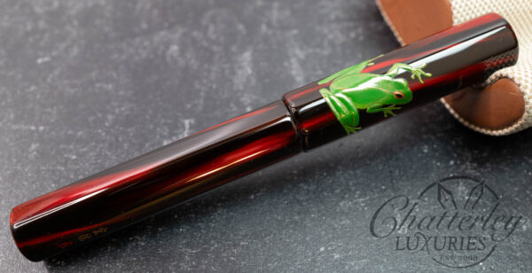 Danitrio Maki-e Frog with Gradient Urushi on Sho-Hakkaku (Octogon) Fountain Pen - Image 2