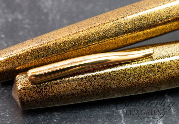 Danitrio Urushi Ishimeji-Nuri Black/Gold on Hakkaku (Octagon) with Gold Clip Fountain Pen - Image 5