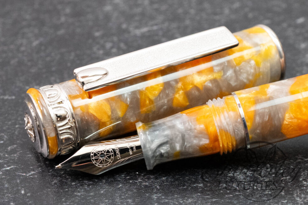 Signum Ornamenta Grey Yellow Fountain Pen