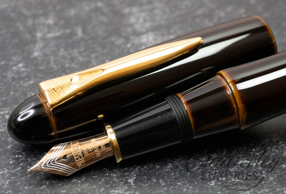 Platinum Izumo Biwatame (Tan) Urushi Fountain Pen