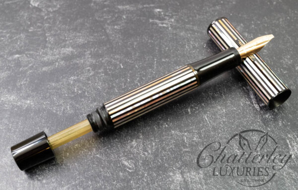 Tohma Kumataka 55 Art Collection Raden Shunko-sai/Black Fountain Pen - Image 9