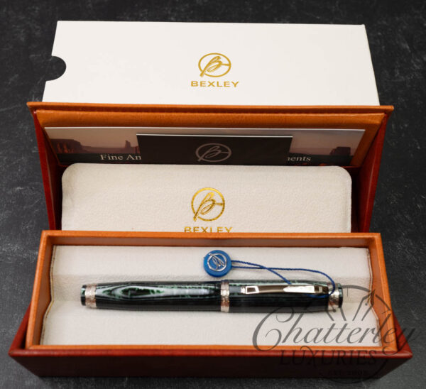 Bexley Golden Age "Triangles" Arco Green Silver Trim Limited Edition Fountain Pen - Image 5