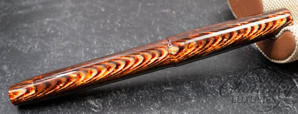 Armando Simoni Club Bologna Extra "The Great Spina" Bespoke Arco Bronze "Spina Di Pesce" Celluloid Fountain Pen - Image 4