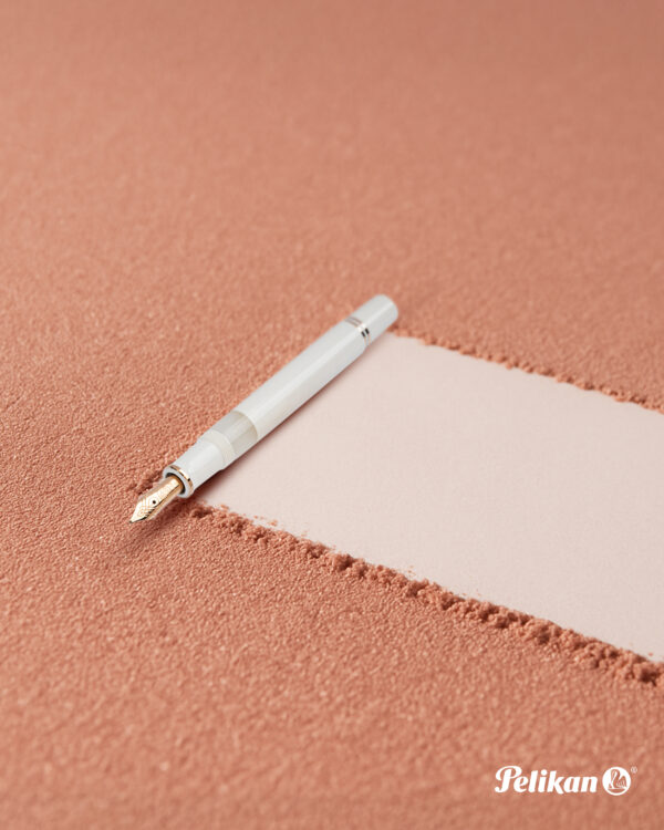 Pelikan Special Edition Souverän® M600 White & Rose Gold Fountain Pen - Image 6