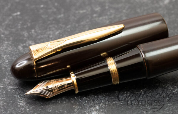 Platinum Izumo Kuro-Tame Urushi Fountain Pen
